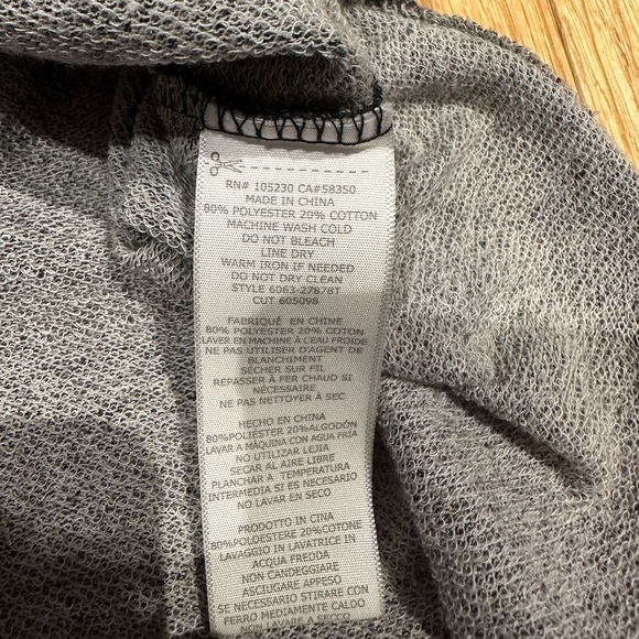 Soft Joie Dark Grey Triangle Sweater Size Medium - Picture 8 of 8